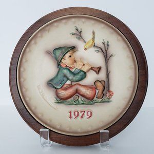 Vintage Wood Mounted MJ Hummel 1979 Annual Plate